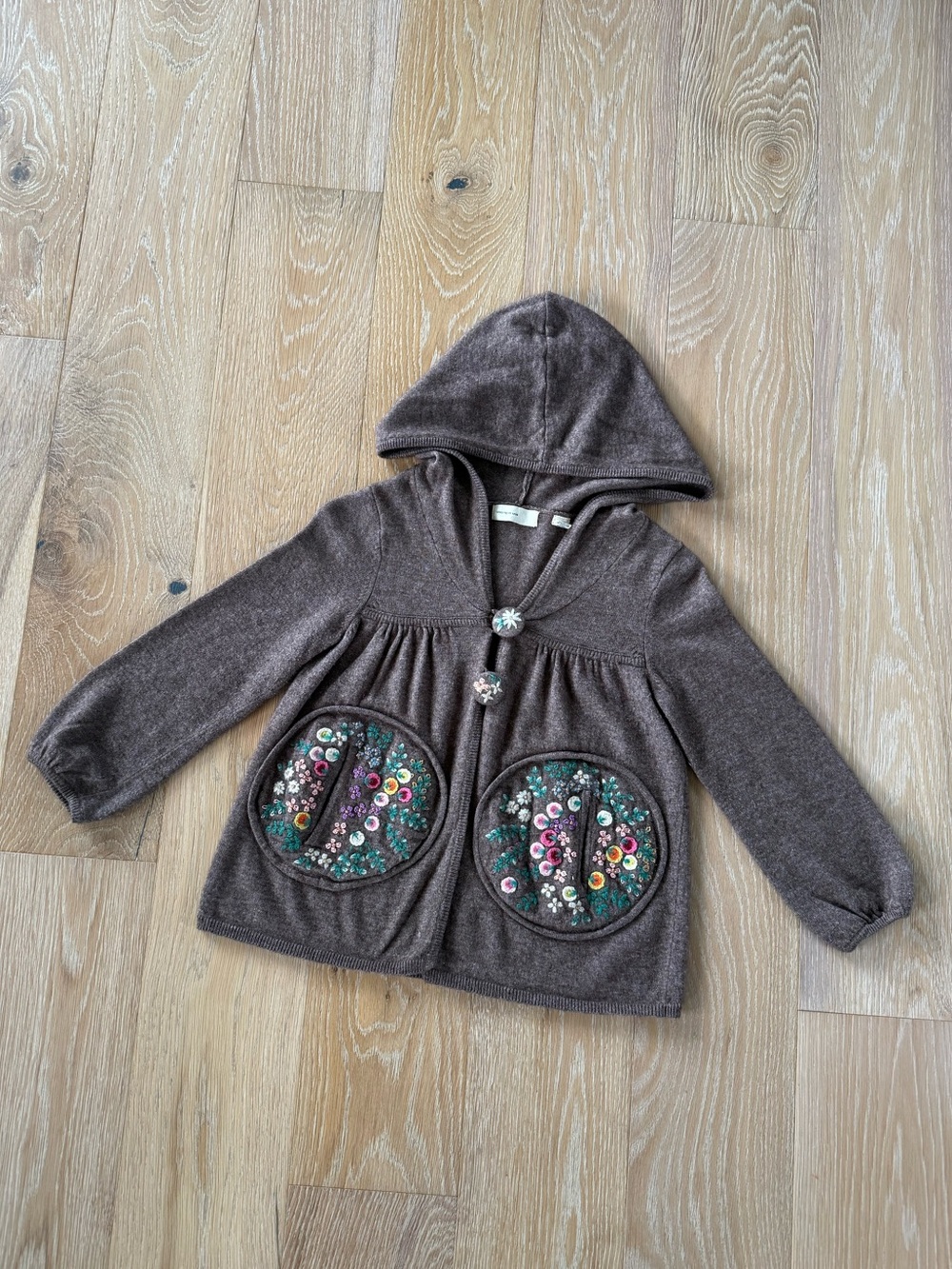 Girls XS 6/7 Sleeping On Snow by Anthropologie button hooded embroidered sweater